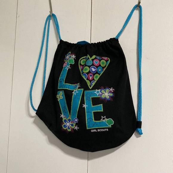 GIRL SCOUTS Love Hippie Flower Power Drawstring Bag Mini Backpack 15" x 15" - Picture 7 of 11